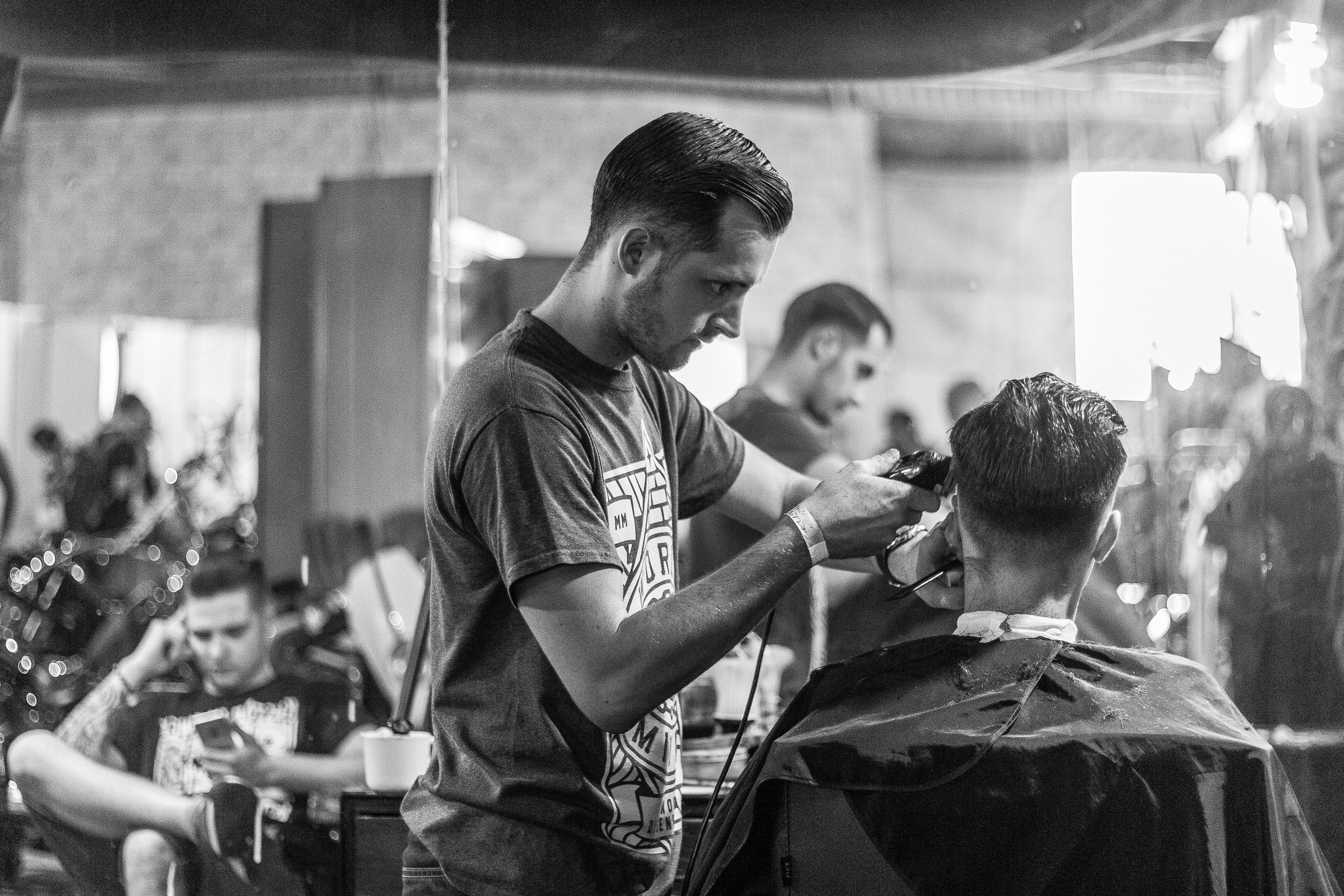 Baard laten scheren bij de kapper of de barbier?